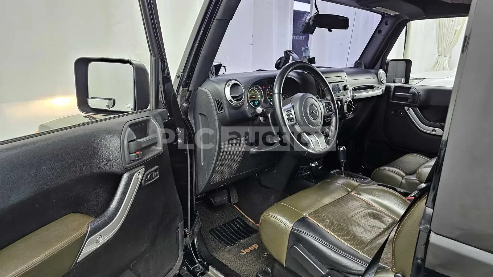 Jeep Wrangler 3.8 SPORT 2-DOOR !!УНИКАТ!!, снимка 10 - Автомобили и джипове - 55082066