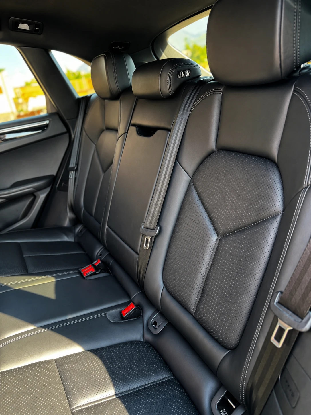 Porsche Macan Automatic, снимка 4 - Автомобили и джипове - 55334400