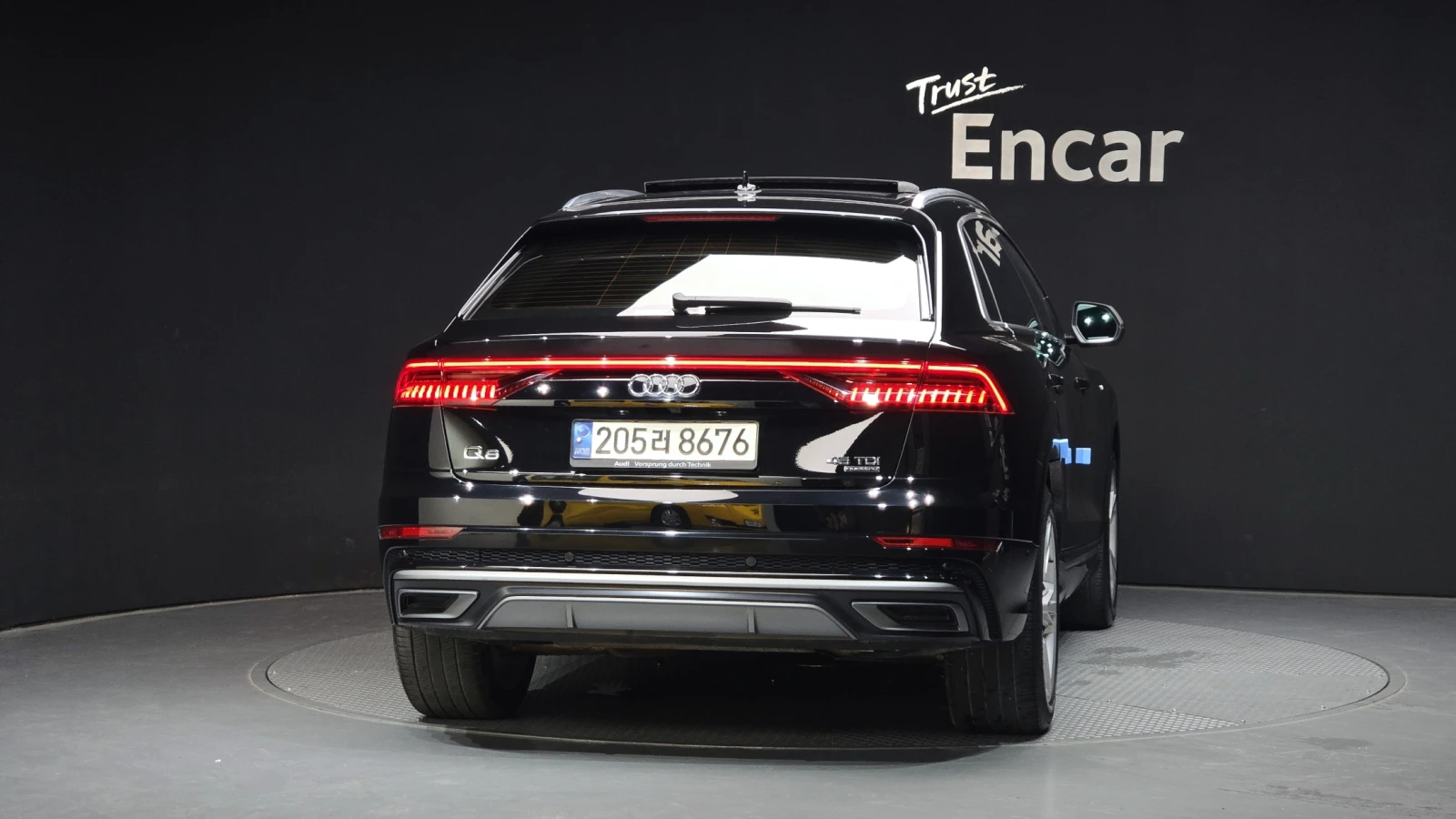 Audi Q8 45 TDI quattro* BLIND SPOT* HUD* 360* КРАЙНА ЦЕНА, снимка 4 - Автомобили и джипове - 55378519
