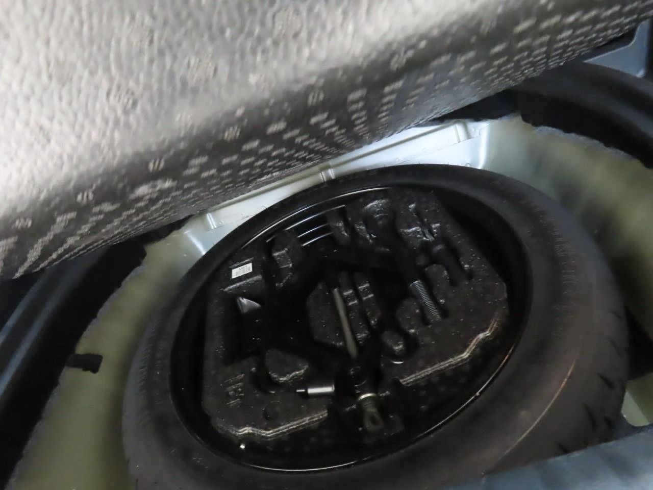 Kia Niro 1.6 GDI DynamicLine, снимка 11 - Автомобили и джипове - 55472393