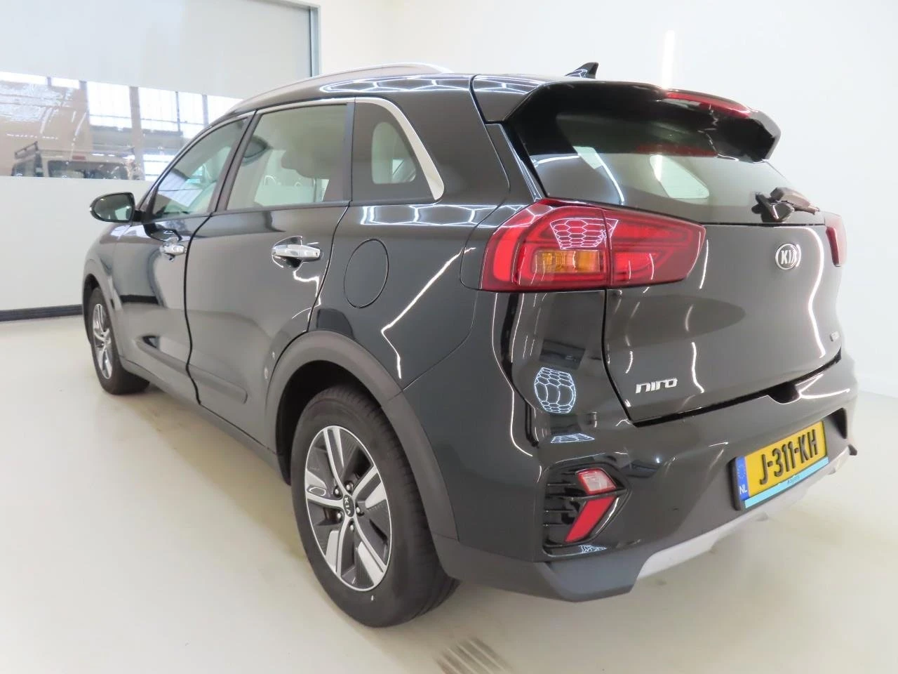Kia Niro 1.6 GDI DynamicLine, снимка 3 - Автомобили и джипове - 55472393