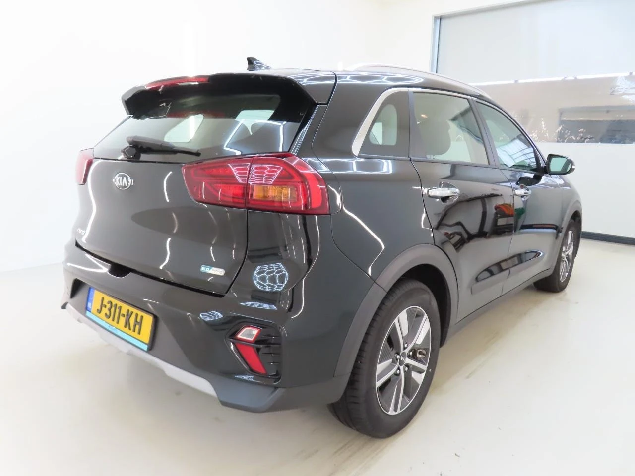 Kia Niro 1.6 GDI DynamicLine, снимка 4 - Автомобили и джипове - 55472393