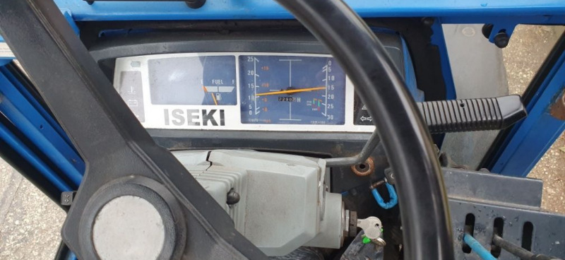 Трактор ISEKI 3020, снимка 3 - Селскостопанска техника - 44749017