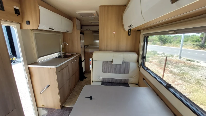 Кемпер ROLLER TEAM Ford Tranzit 2.2 160pk, снимка 9 - Каравани и кемпери - 52316128