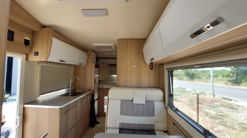 Кемпер ROLLER TEAM Ford Tranzit 2.2 160pk, снимка 10 - Каравани и кемпери - 52316128