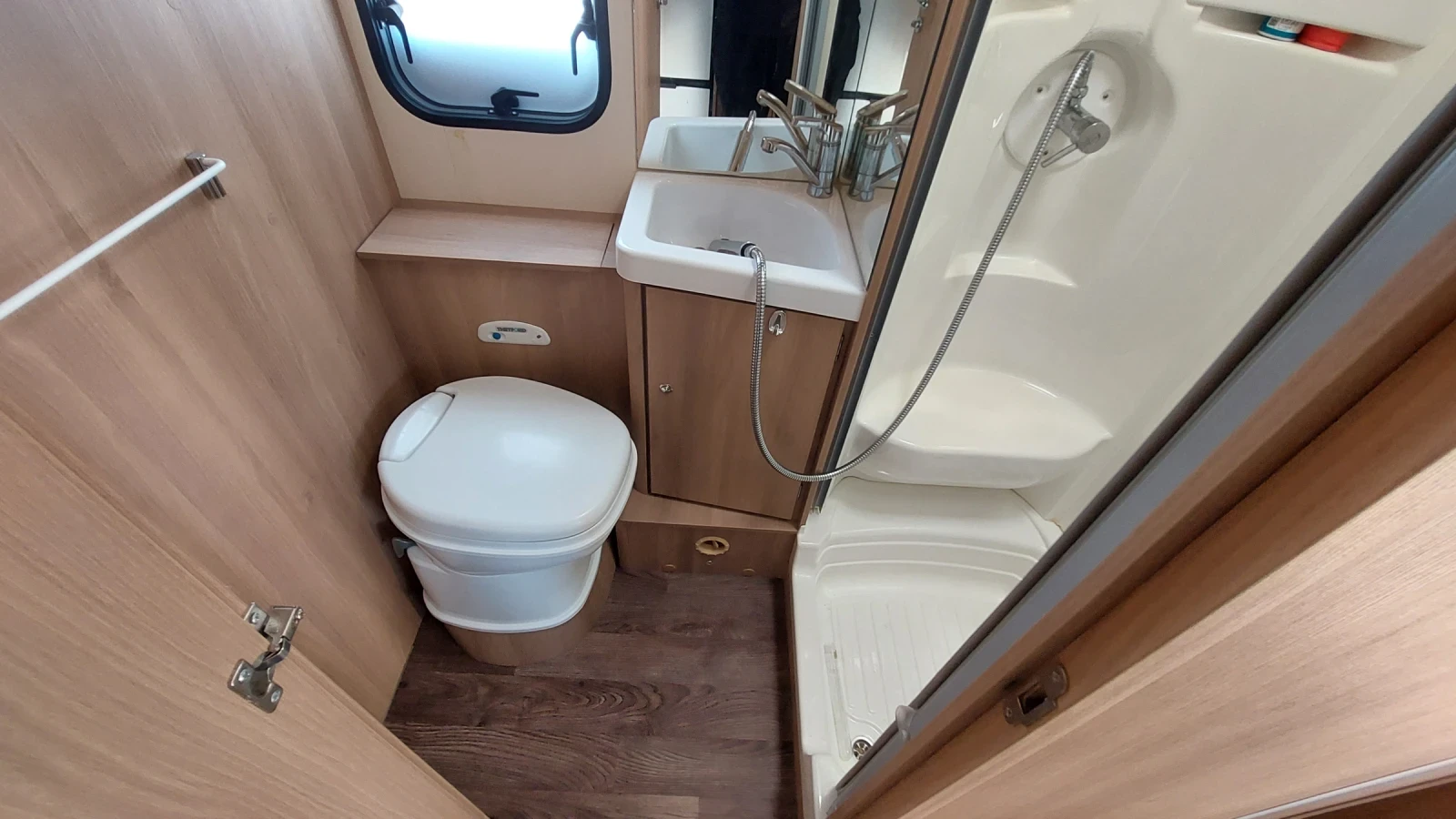  ROLLER TEAM Ford Tranzit 2.2 160pk | Mobile.bg   13