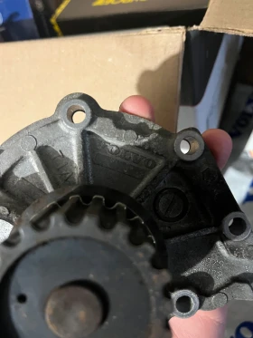 Водна помпа за Volvo Xc70 2.4 D5 Cross Country , снимка 4