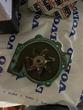 Водна помпа за Volvo Xc70 2.4 D5 Cross Country , снимка 2 - Части - 53513718