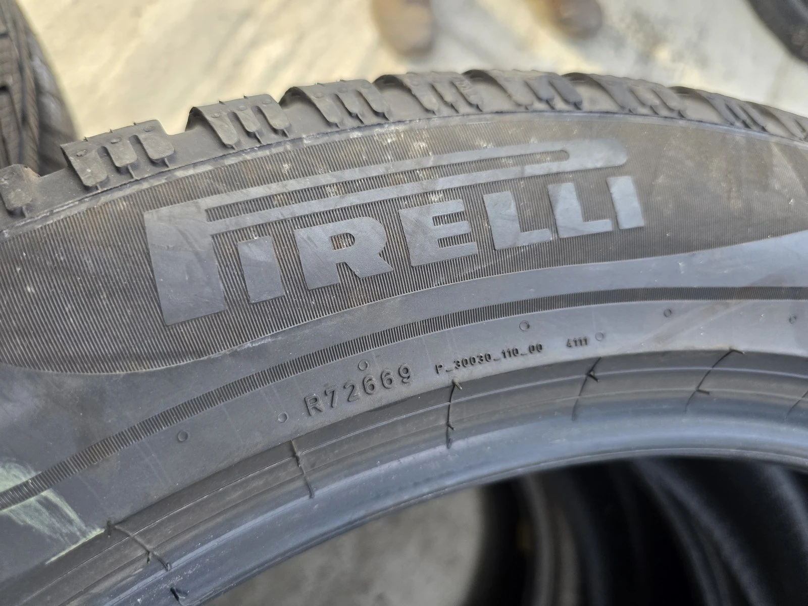 Гуми Зимни 275/45R20, снимка 5 - Гуми и джанти - 56725149