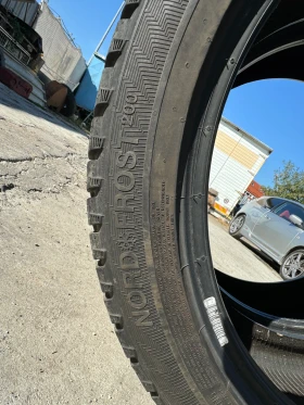 Гуми Зимни 225/45R18, снимка 4 - Гуми и джанти - 47399738