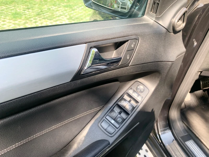 Mercedes-Benz ML 320  FACELIFT, снимка 7 - Автомобили и джипове - 52842623