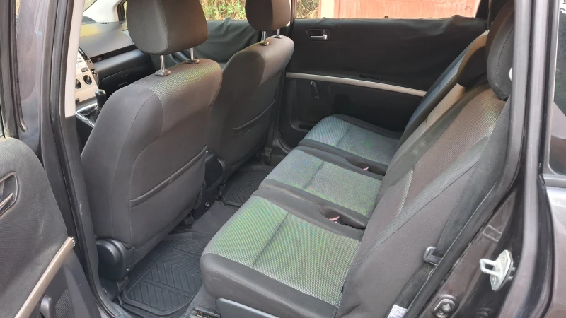 Toyota Corolla verso 2.2 d4d, снимка 9 - Автомобили и джипове - 51852617