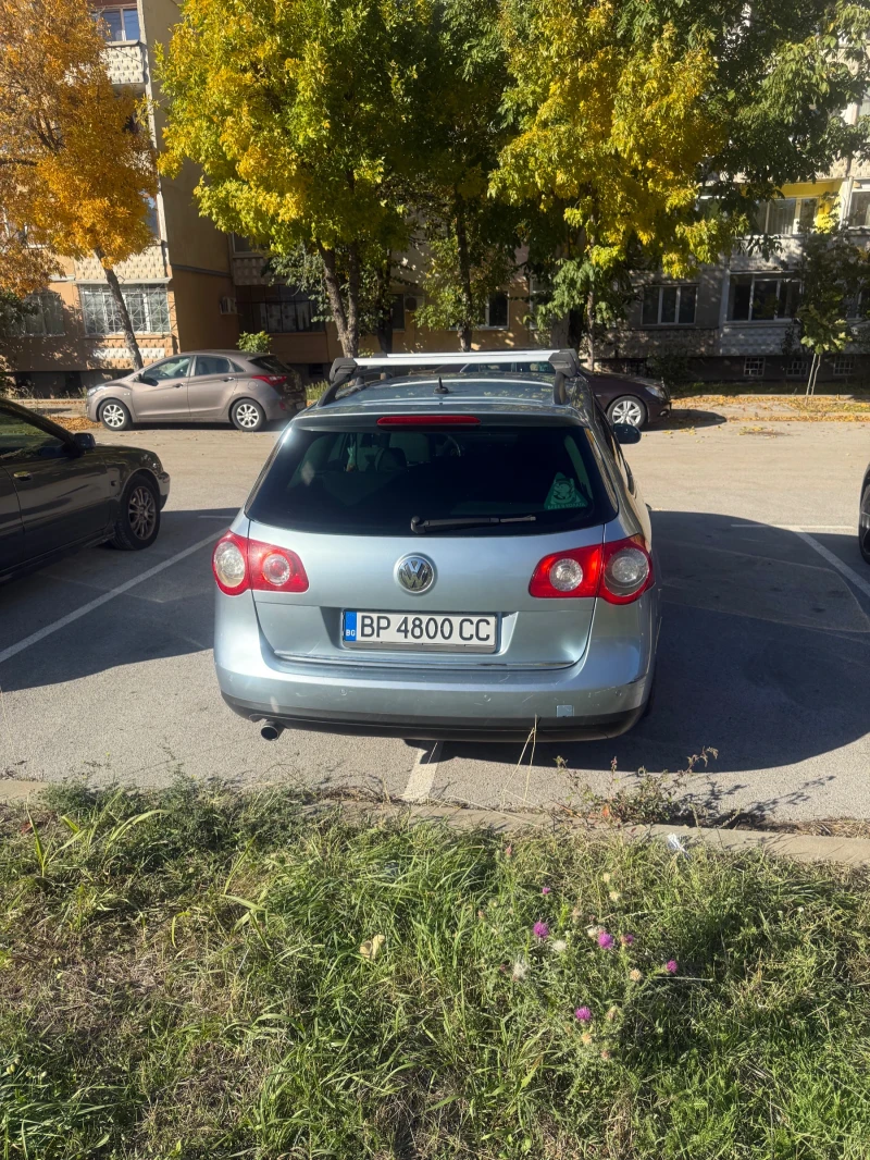 VW Passat 1.6 FSI, снимка 4 - Автомобили и джипове - 52544577