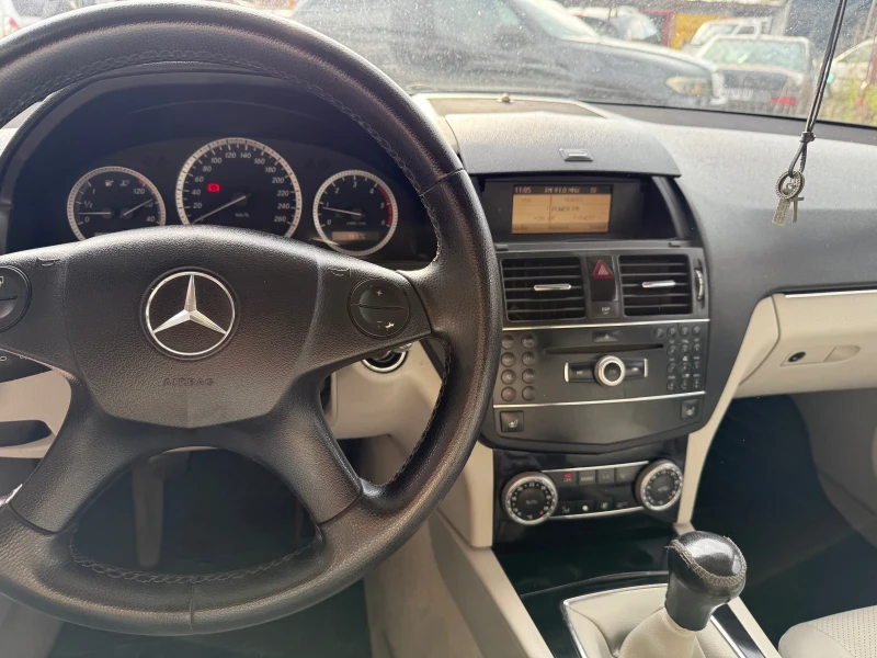 Mercedes-Benz C 200, снимка 3 - Автомобили и джипове - 52478982