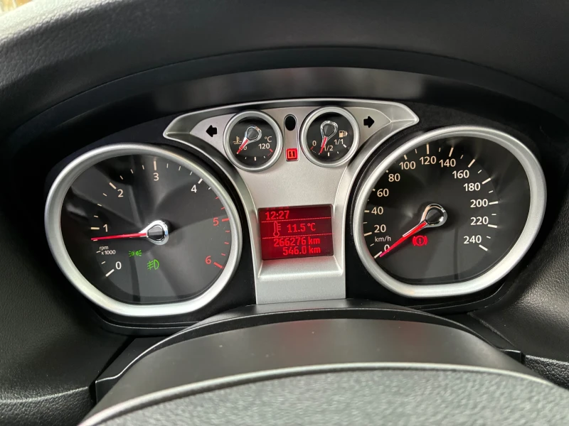 Ford Focus 1.6 TDCi 109, снимка 15 - Автомобили и джипове - 53393434