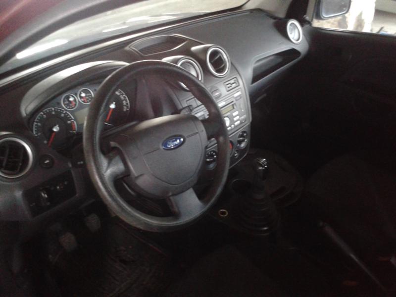 Ford Fiesta 1.3, снимка 4 - Автомобили и джипове - 7456640