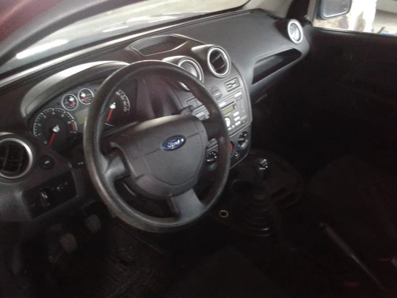 Ford Fiesta 1.3 - изображение 4