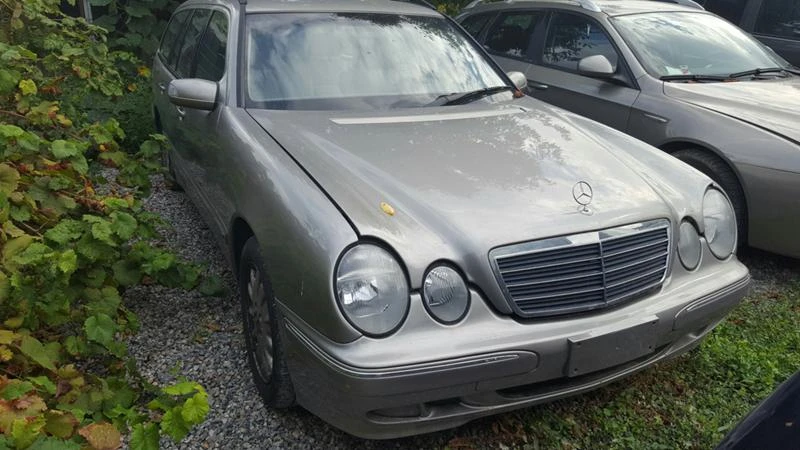 Mercedes-Benz E 270 CDI-НА ЧАСТИ, снимка 2 - Автомобили и джипове - 15575717