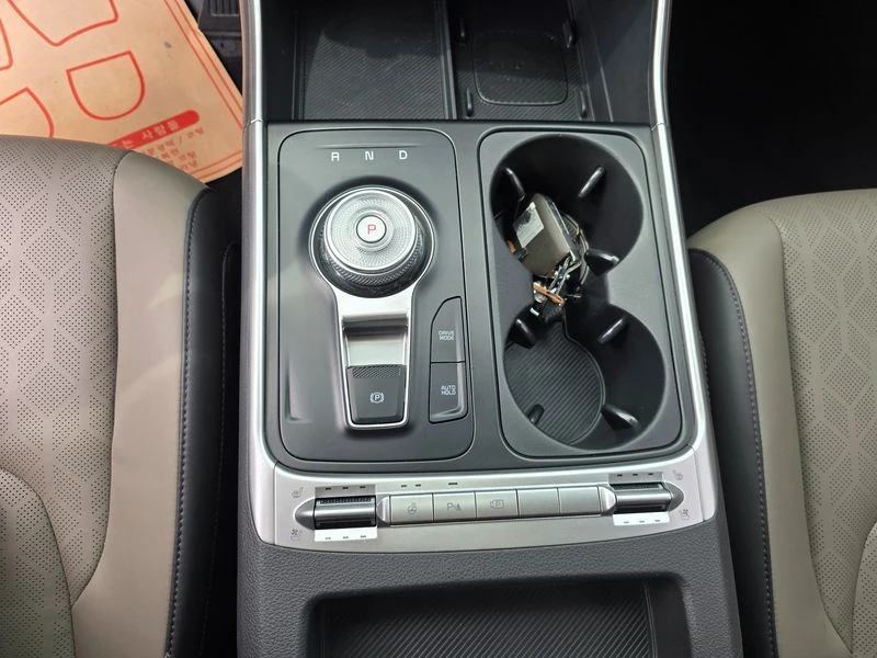 Kia Carnival 1.6 Automatic, снимка 13 - Автомобили и джипове - 55848160
