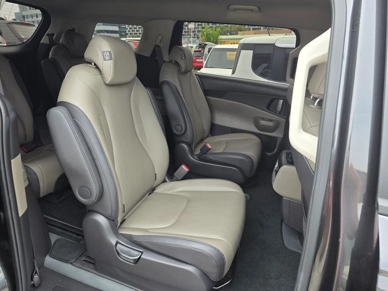 Kia Carnival 1.6 Automatic, снимка 7 - Автомобили и джипове - 55848160