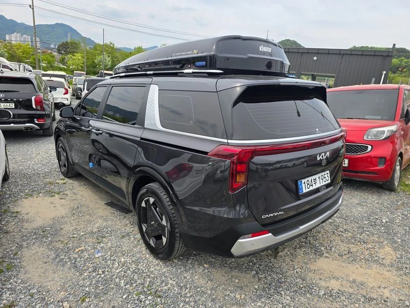 Kia Carnival 1.6 Automatic, снимка 4 - Автомобили и джипове - 55848160