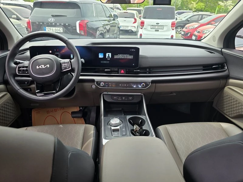 Kia Carnival 1.6 Automatic, снимка 17 - Автомобили и джипове - 55848160