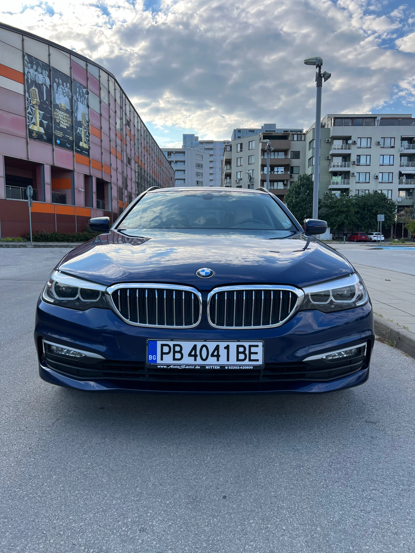 BMW 520 G31 Keyless Go, Ambilight - изображение 2