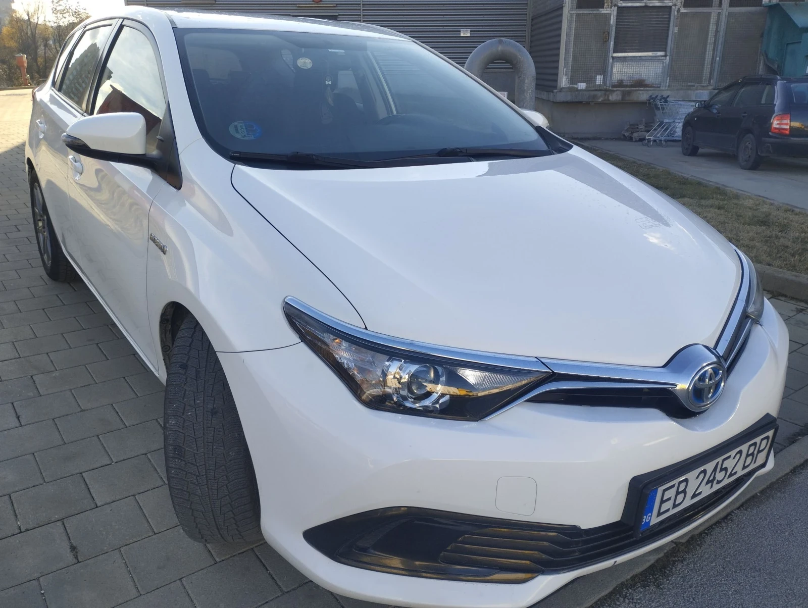 Toyota Auris Hybrid  - изображение 4