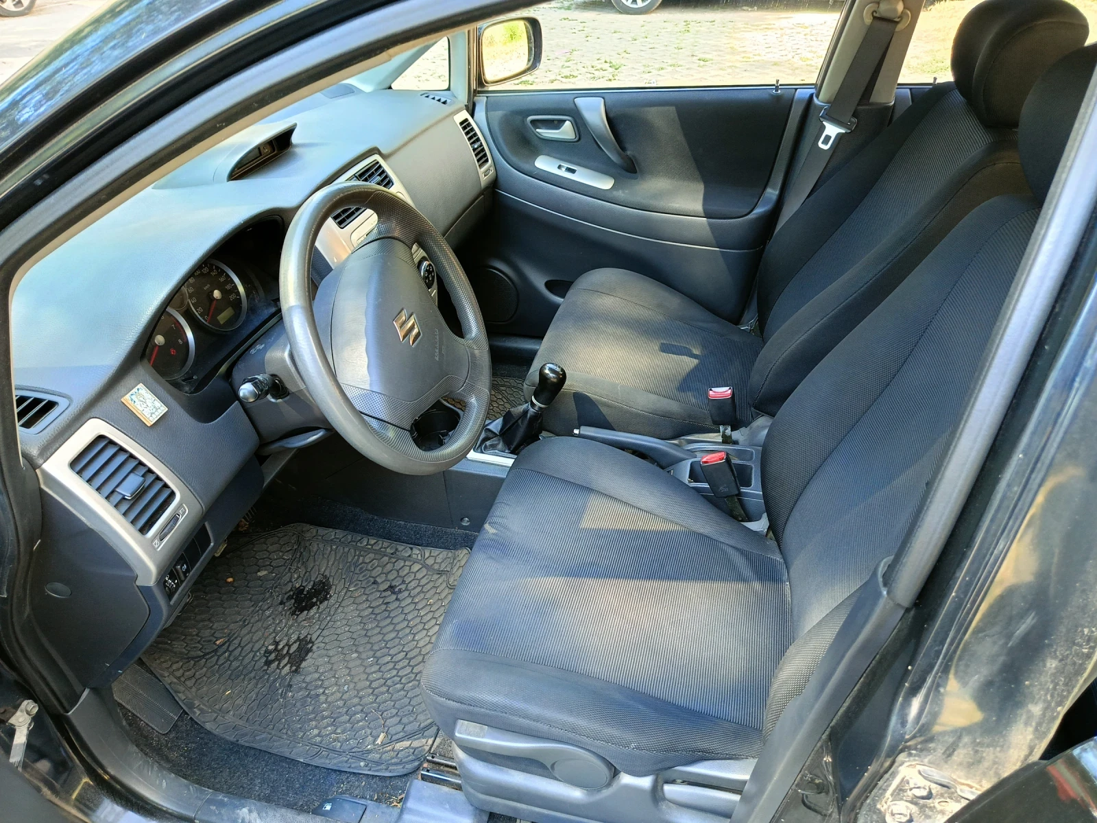 Suzuki Liana | Mobile.bg — изображение 14