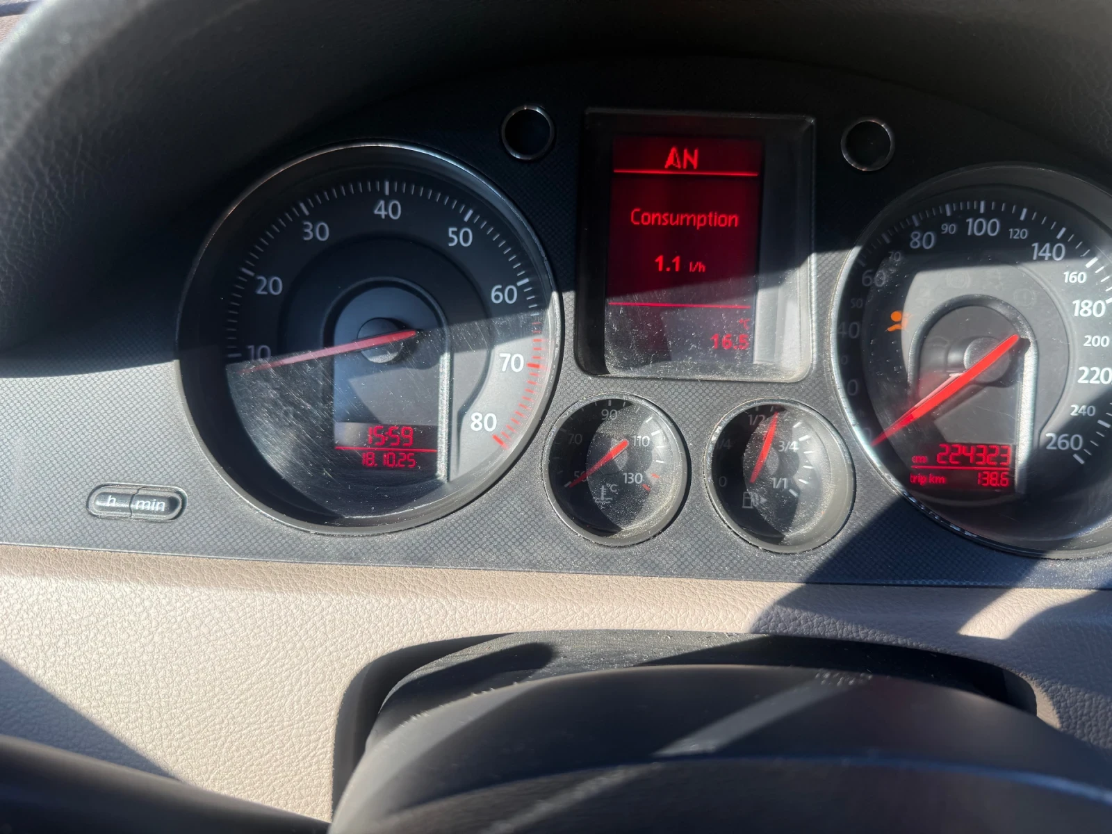 VW Passat 1.6 FSI - изображение 7