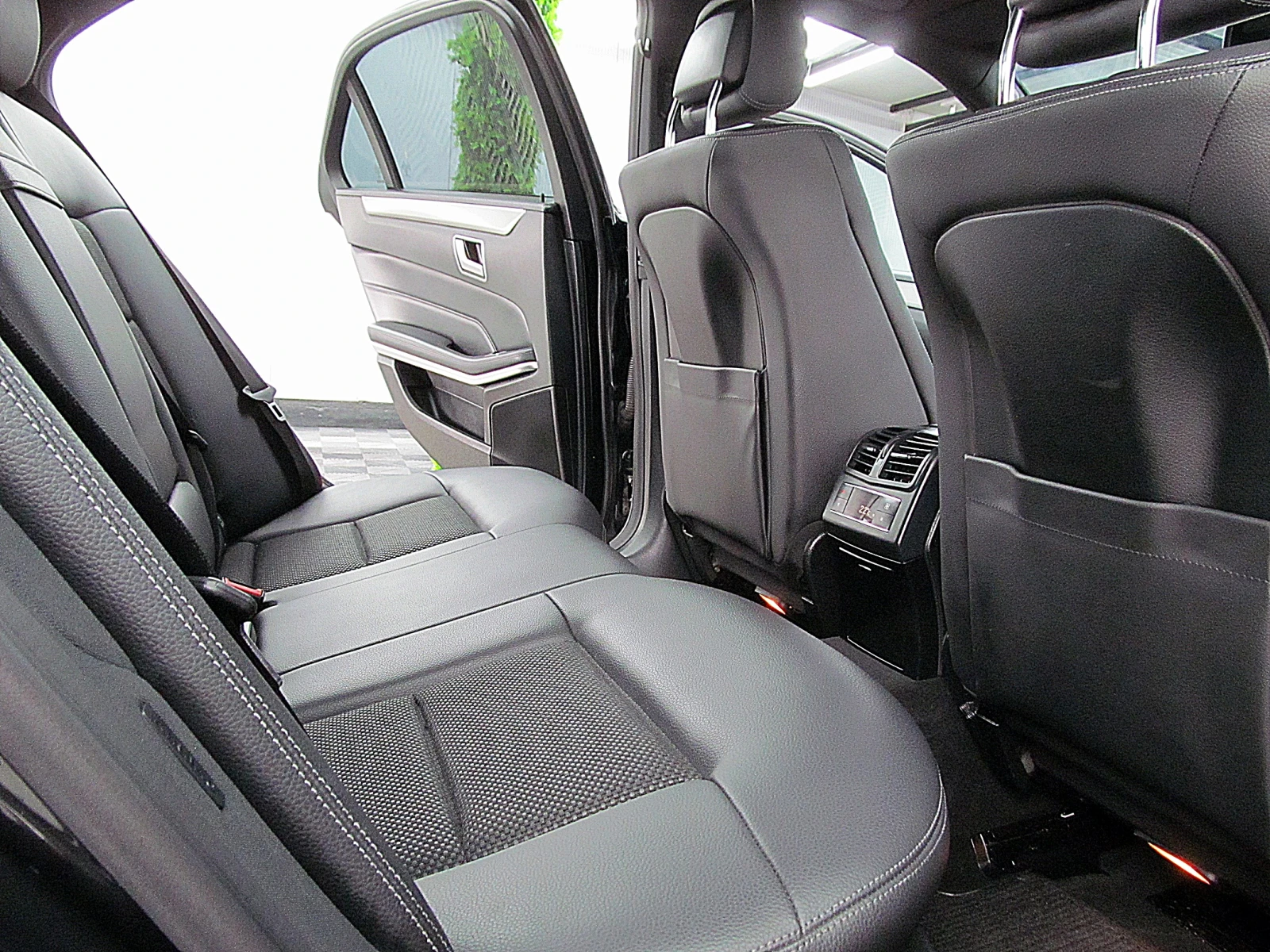 Mercedes-Benz E 250 harman kardon/KeylessGo/Podgrev/  | Mobile.bg   11