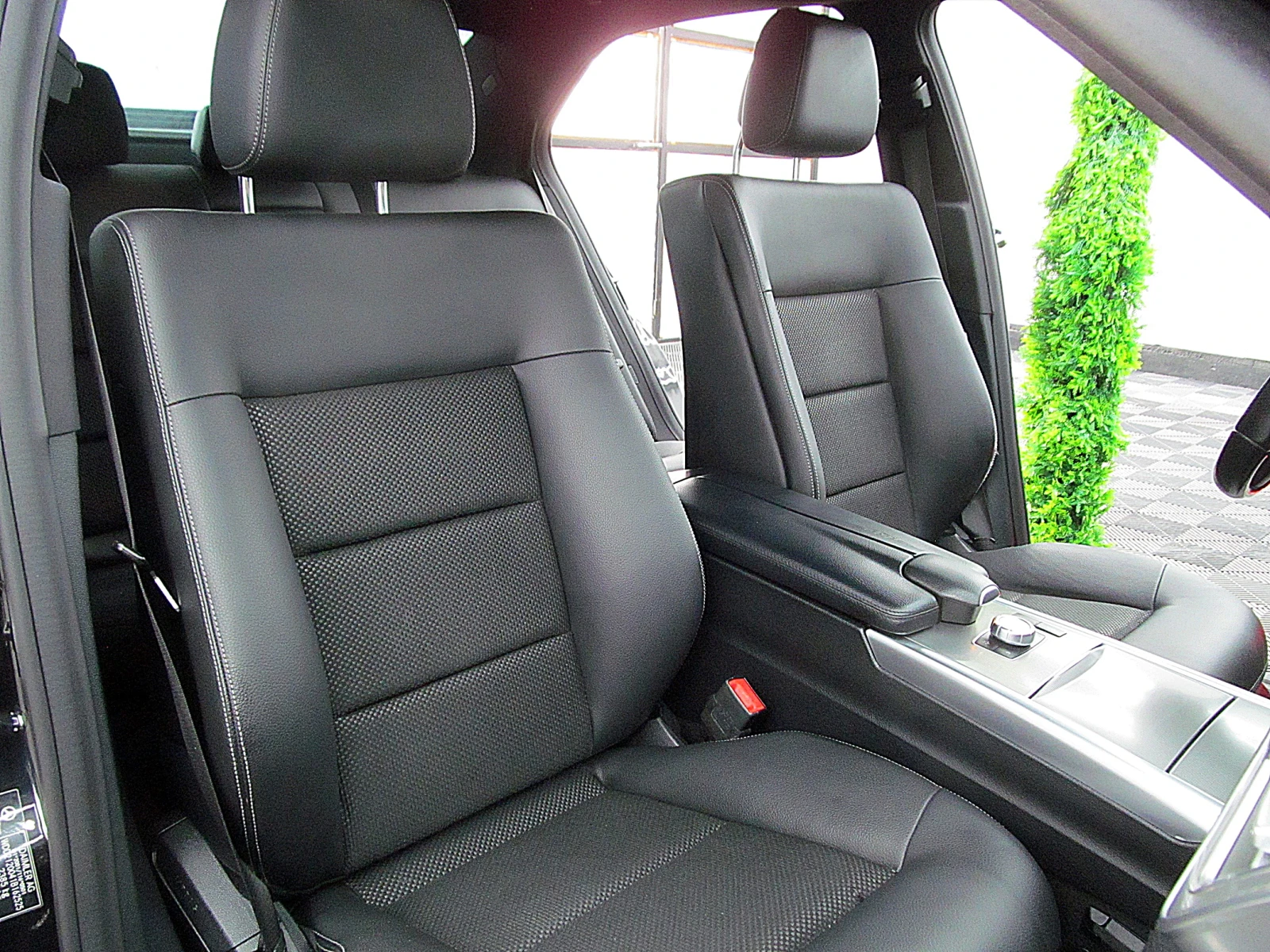 Mercedes-Benz E 250 harman kardon/KeylessGo/Podgrev/  | Mobile.bg   16