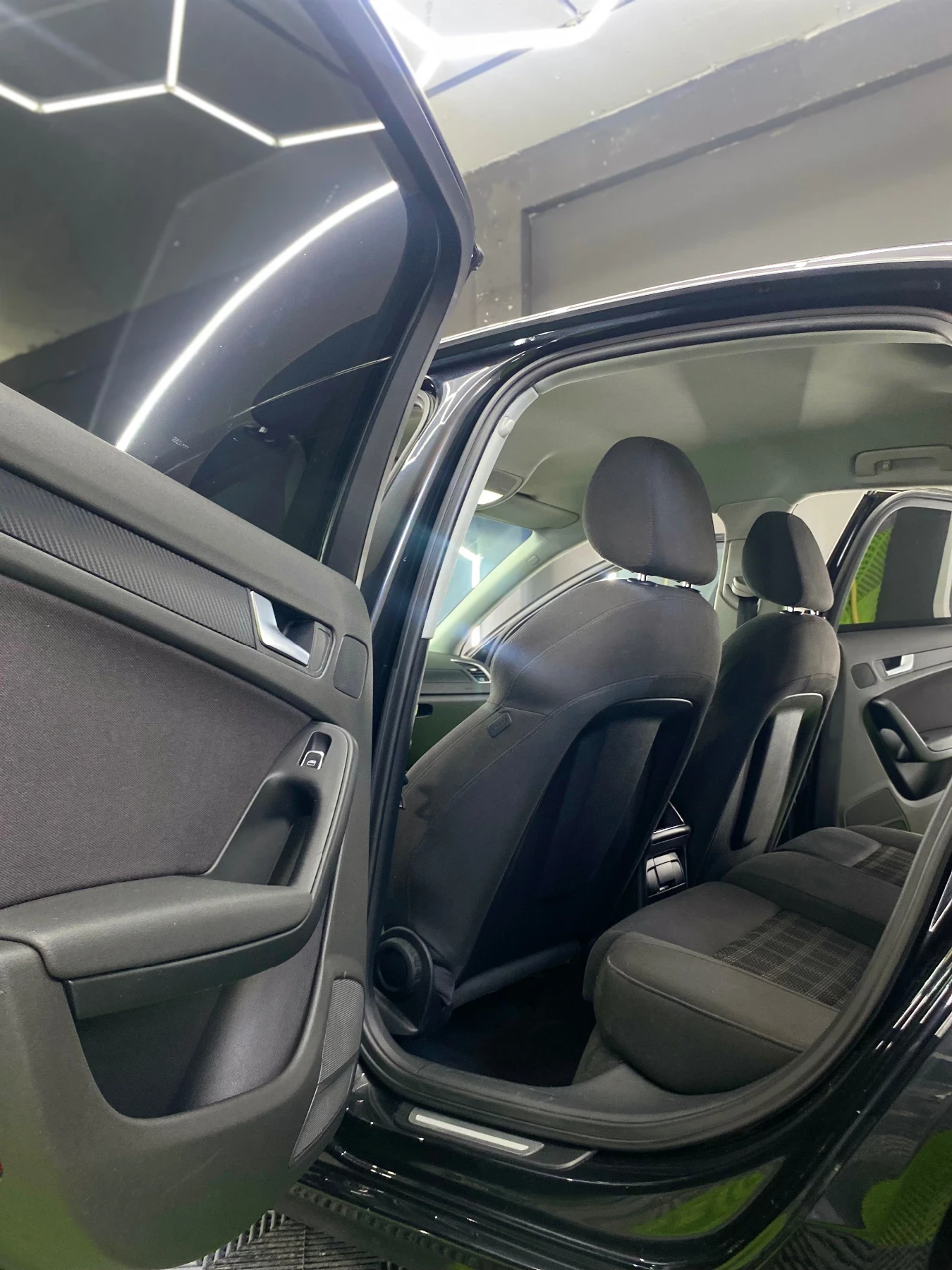 Audi A4 1.8 TFSI, снимка 8 - Автомобили и джипове - 53833315