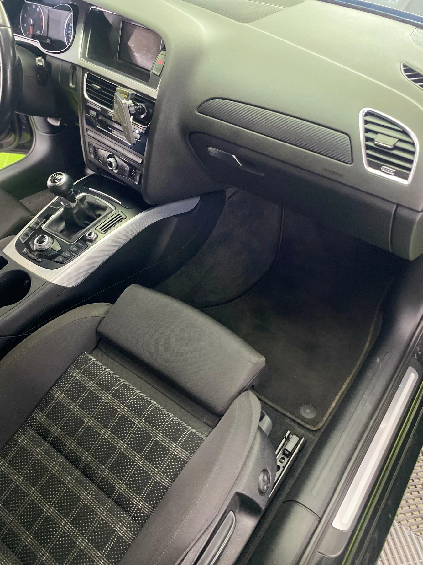 Audi A4 1.8 TFSI, снимка 6 - Автомобили и джипове - 53833315