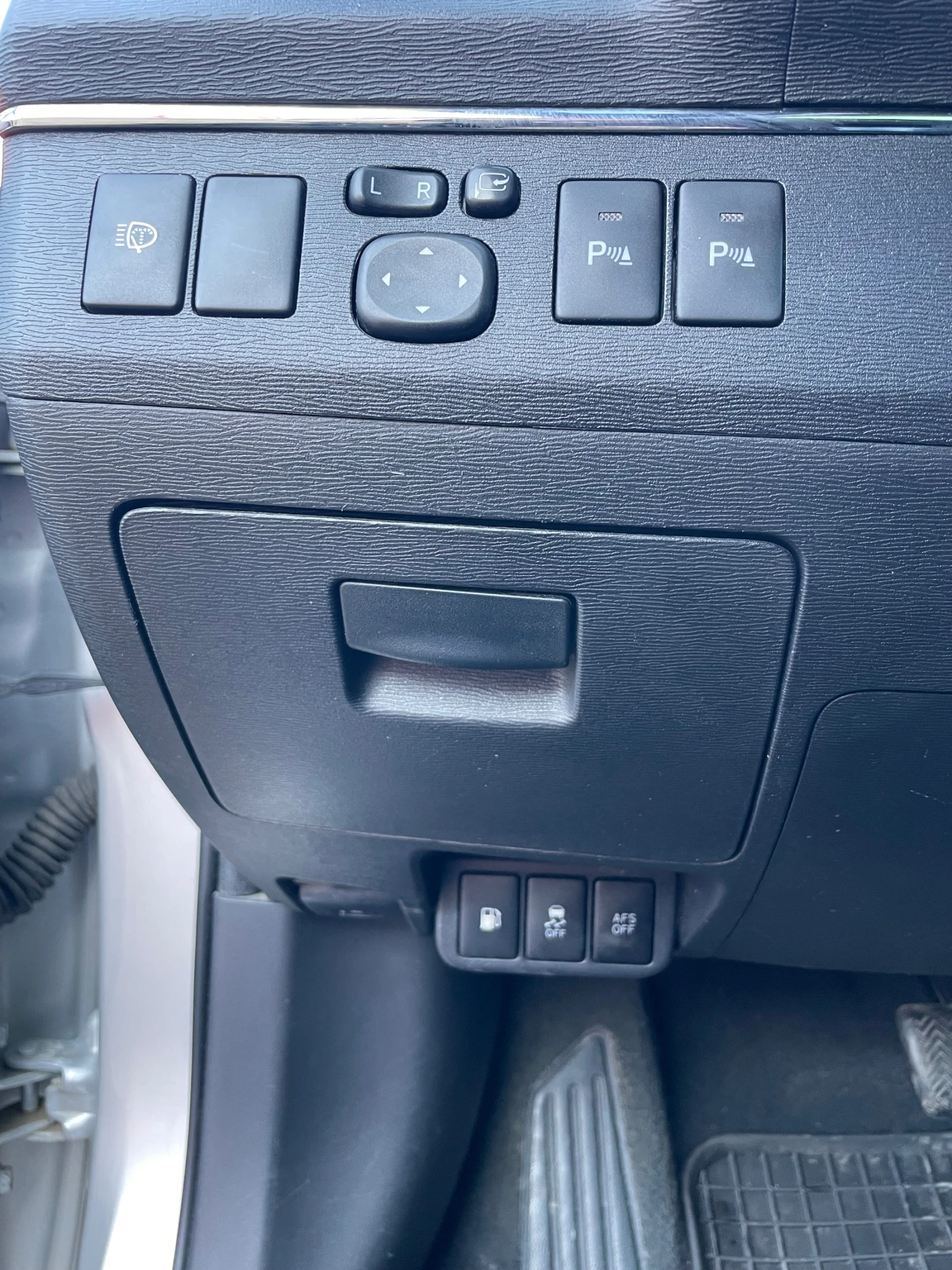 Toyota Avensis 2.0, снимка 8 - Автомобили и джипове - 53866909