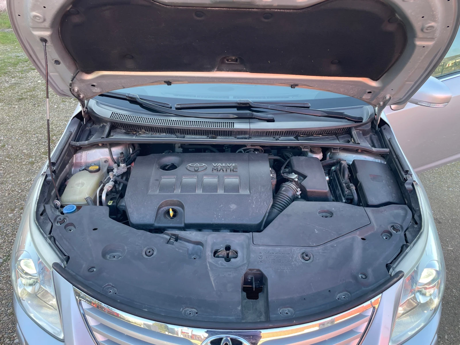 Toyota Avensis 2.0, снимка 12 - Автомобили и джипове - 53866909