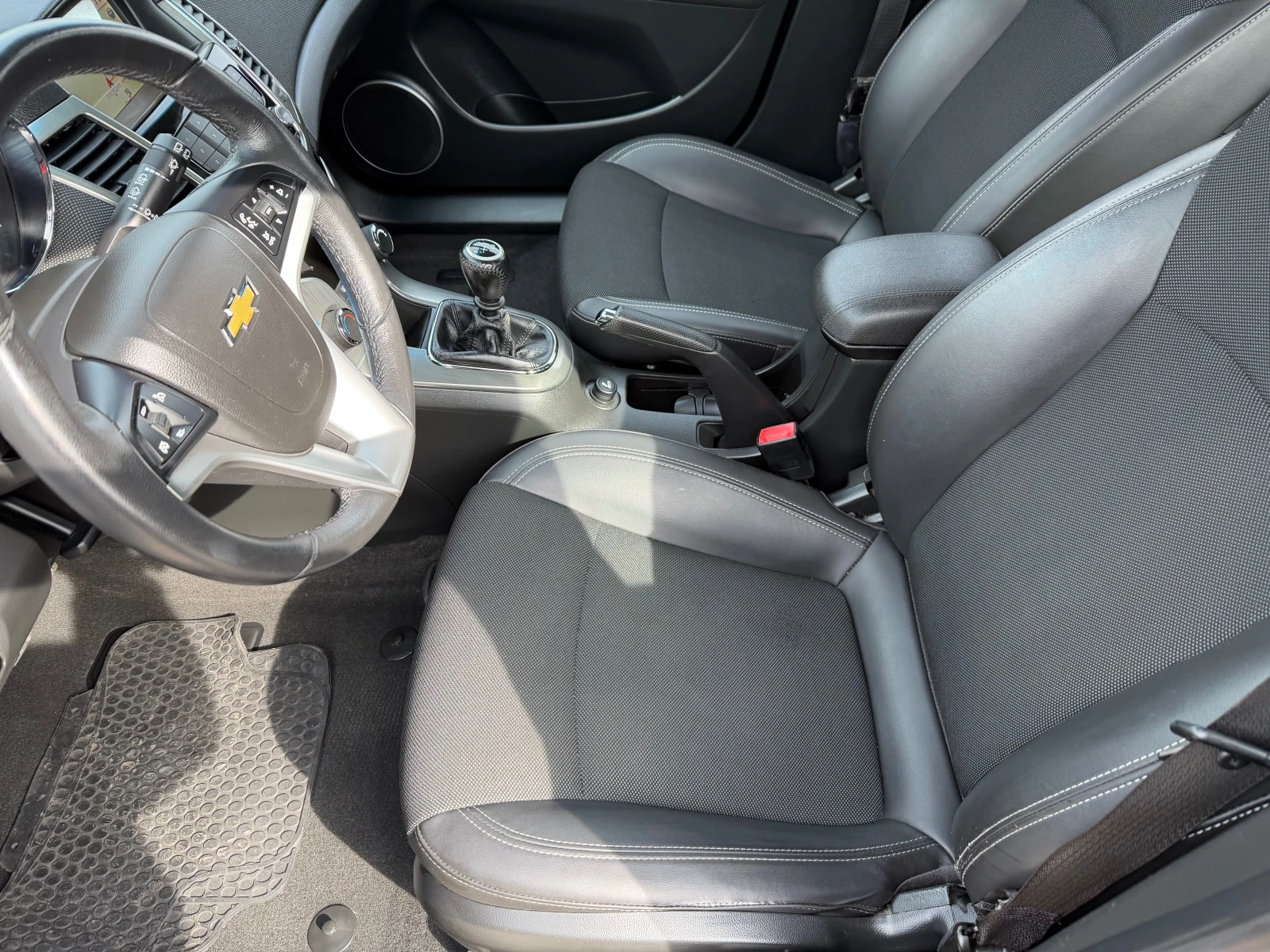 Chevrolet Cruze 1.4 Т (КАТО НОВА), снимка 9 - Автомобили и джипове - 53914804