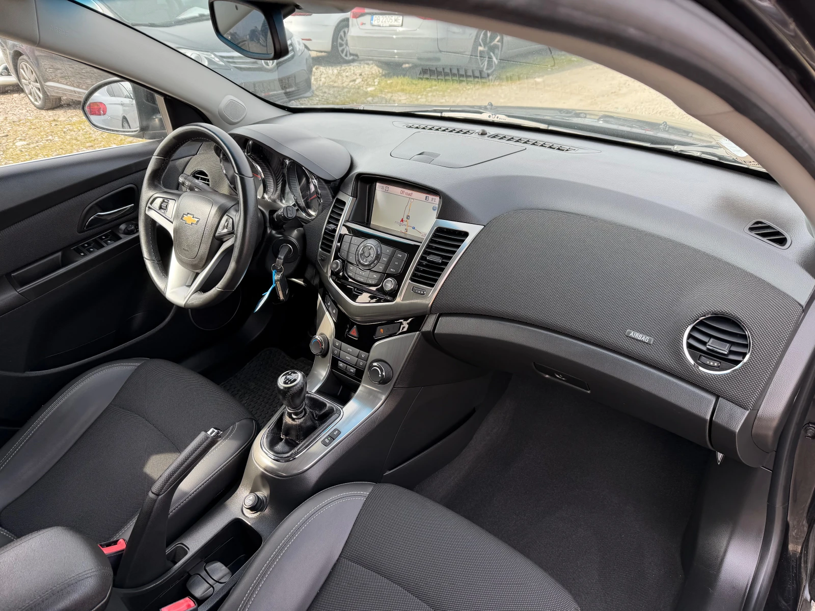 Chevrolet Cruze 1.4 Т (КАТО НОВА), снимка 13 - Автомобили и джипове - 53914804
