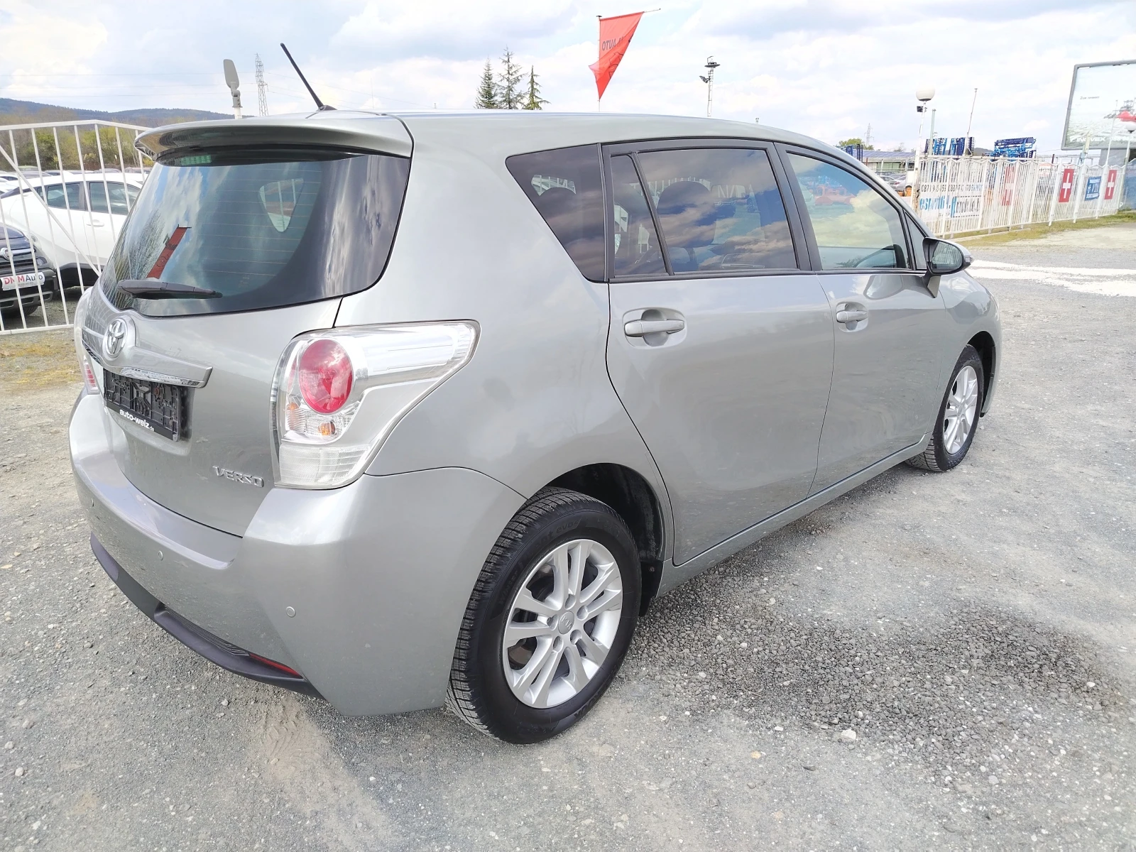 Toyota Verso 1.8-147КС АВТОМАТИК, НАВИ, 7СК, ЕВРО 5J, снимка 5 - Автомобили и джипове - 54238739