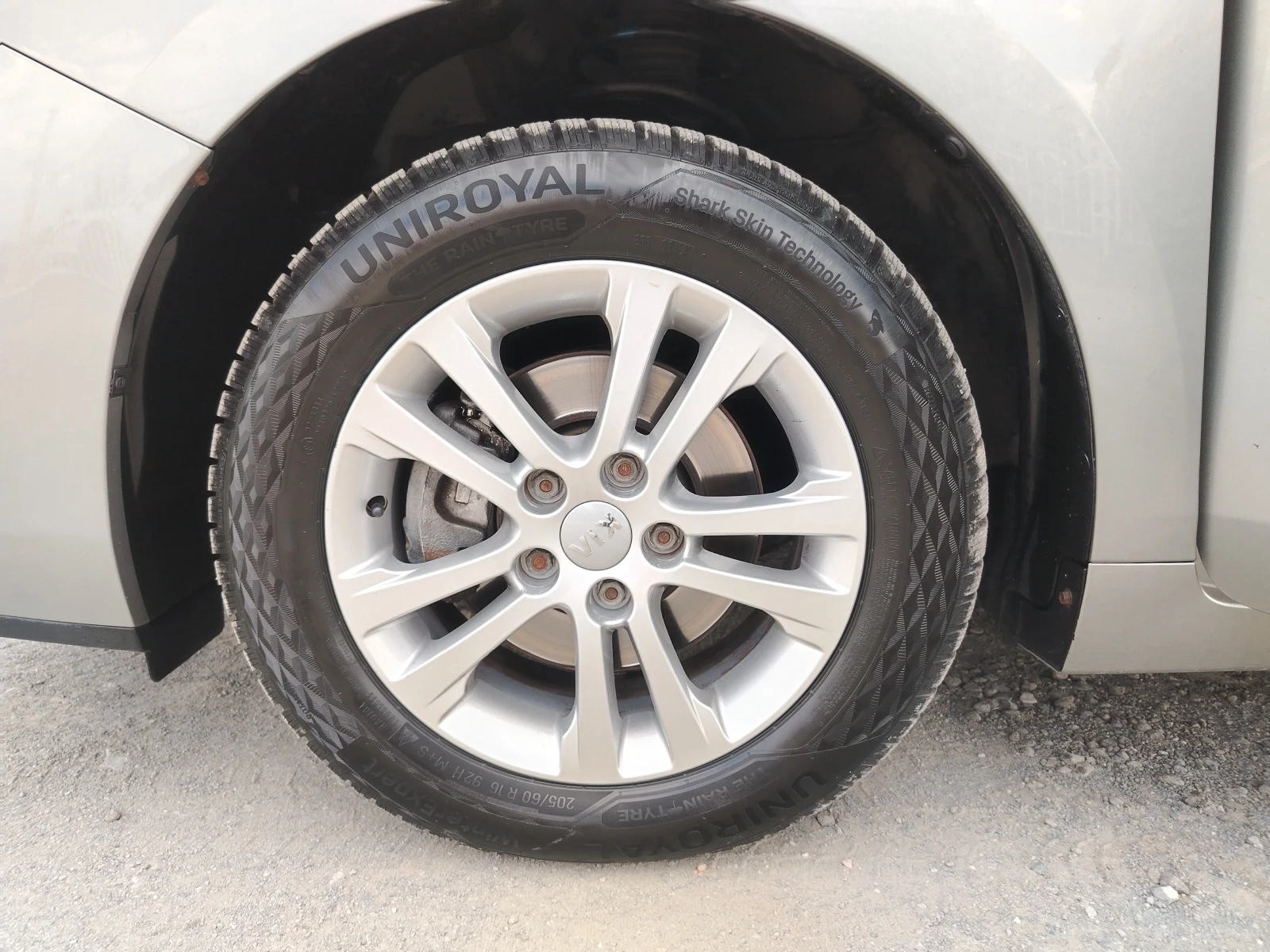 Toyota Verso 1.8-147КС АВТОМАТИК, НАВИ, 7СК, ЕВРО 5J, снимка 17 - Автомобили и джипове - 54238739