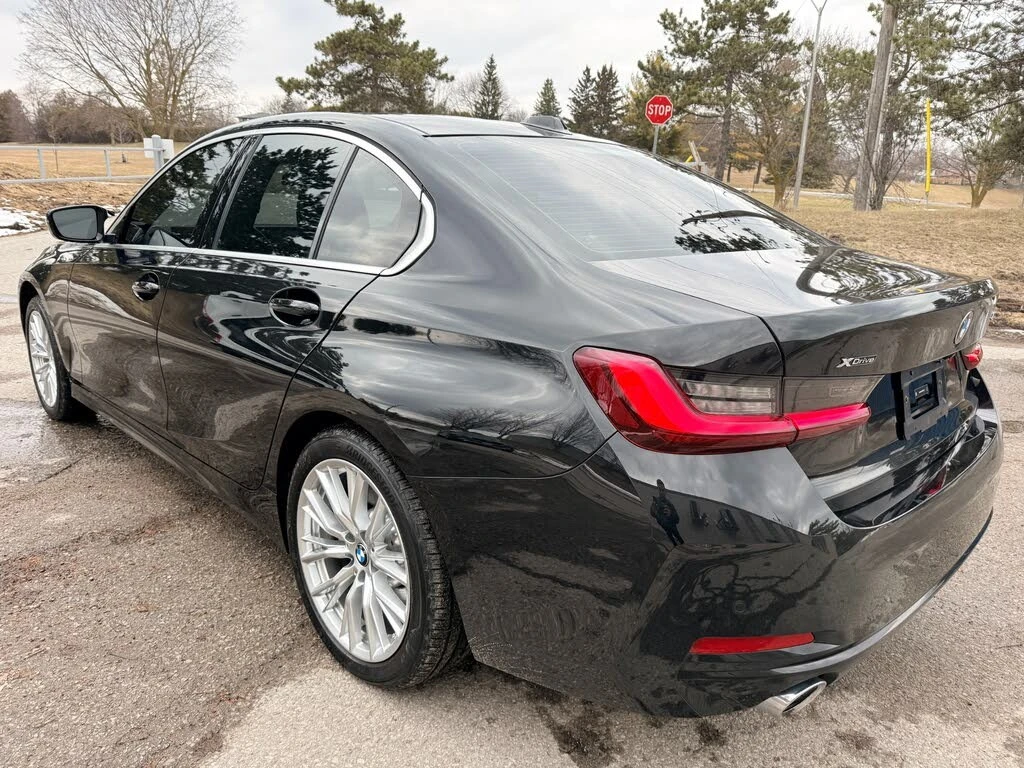 BMW 330 xDrive* АвтоКредит* (Цена до БГ) , снимка 14 - Автомобили и джипове - 54340743