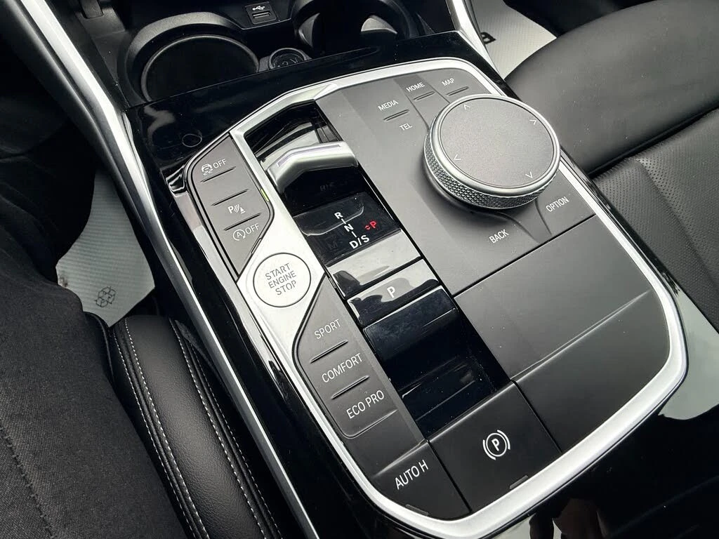 BMW 330 xDrive* АвтоКредит* (Цена до БГ) , снимка 17 - Автомобили и джипове - 54340743