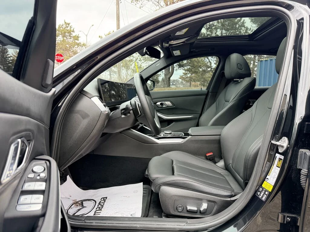 BMW 330 xDrive* АвтоКредит* (Цена до БГ) , снимка 5 - Автомобили и джипове - 54340743