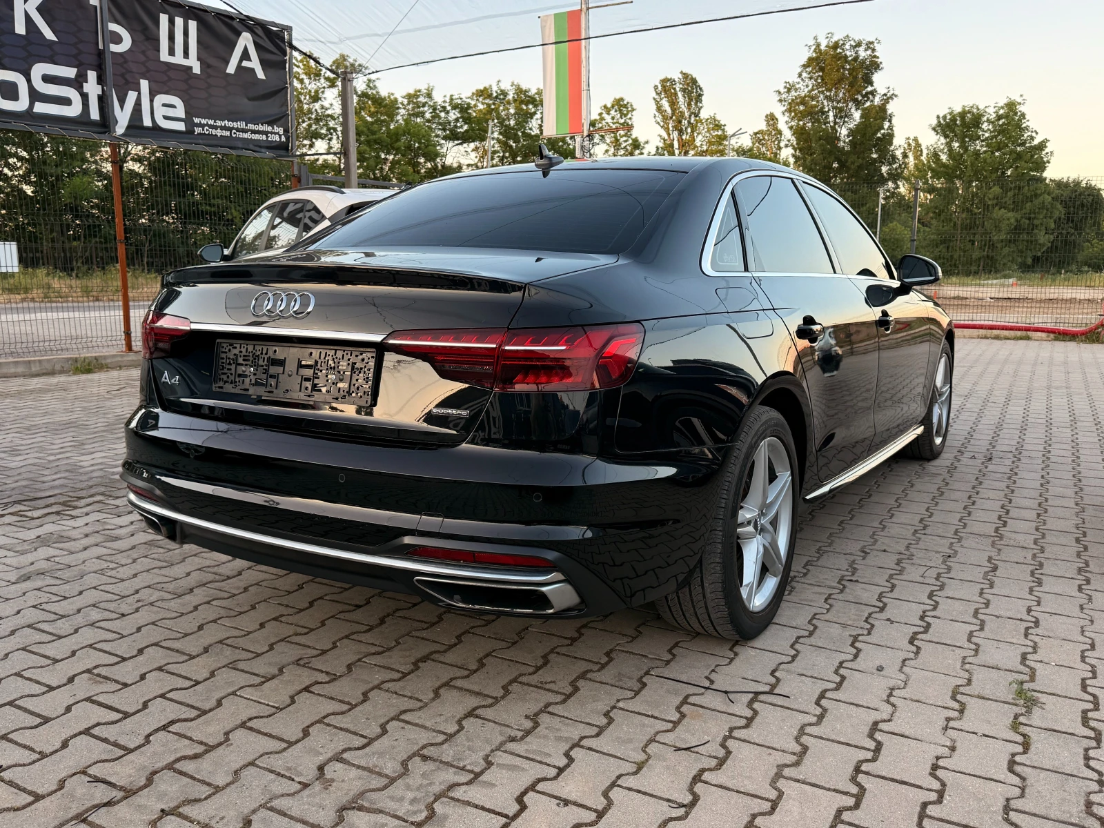 Audi A4 S-Line | Digital Cockpit | Distronic | HUD Quattro, снимка 4 - Автомобили и джипове - 54974522