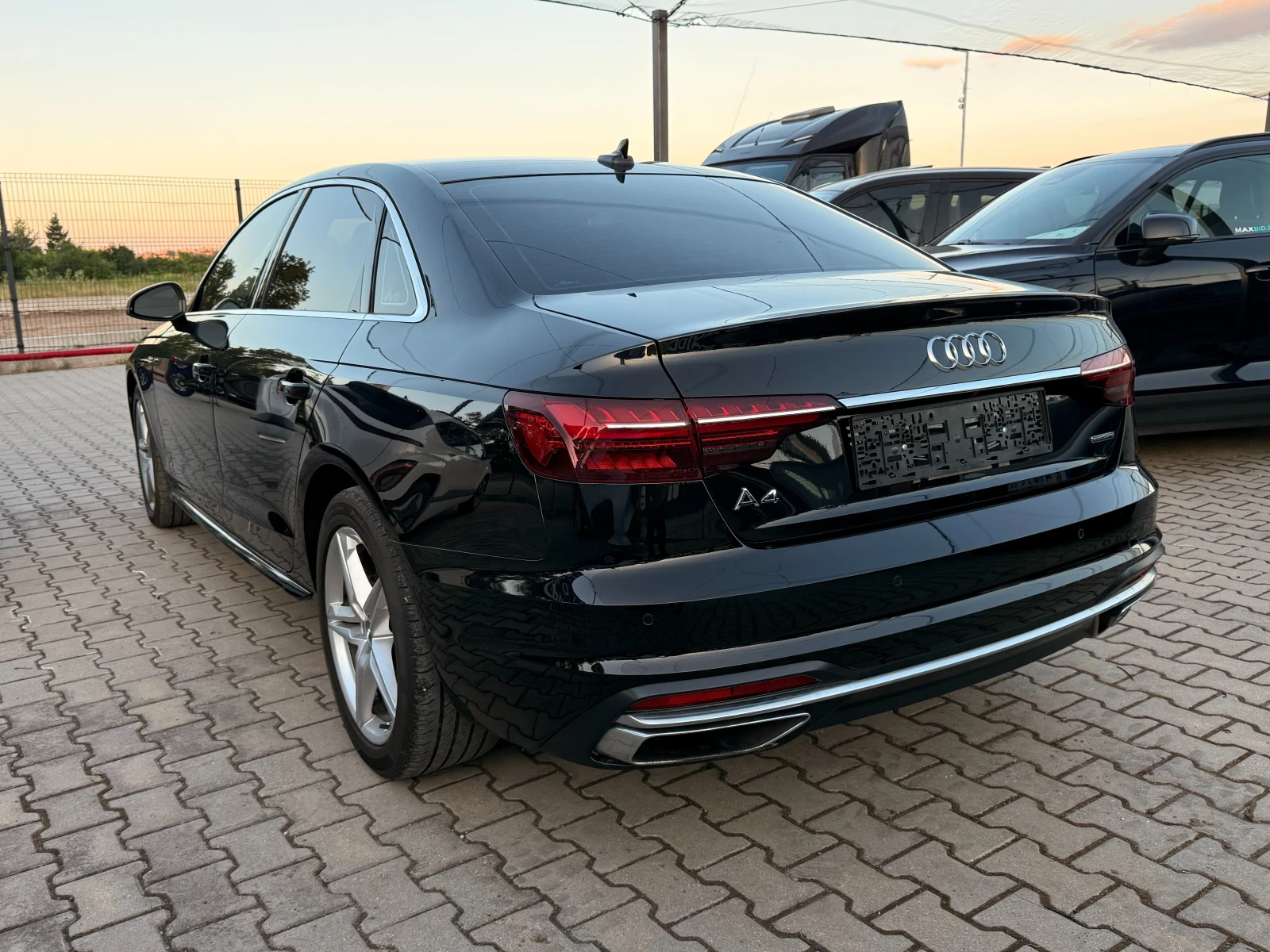 Audi A4 S-Line | Digital Cockpit | Distronic | HUD Quattro, снимка 6 - Автомобили и джипове - 54974522