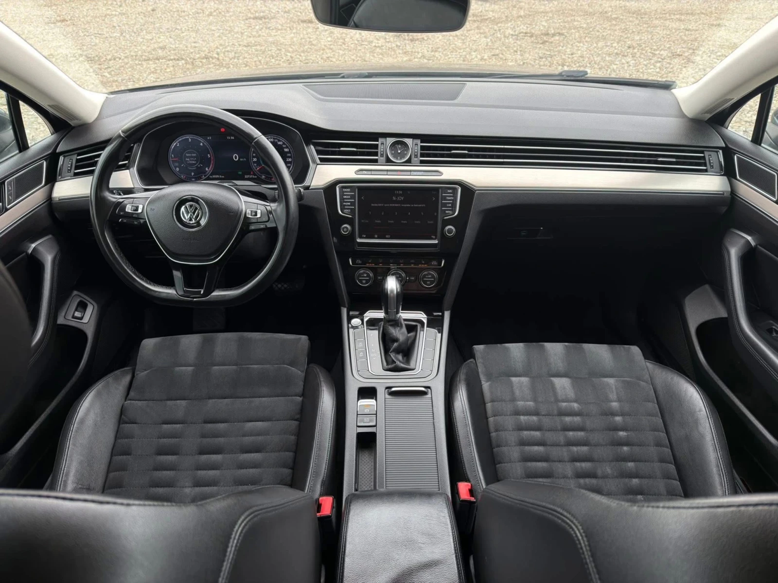 VW Passat Highline 2.0 TDI 190кс/ Digital/ LED/ Distronic, снимка 7 - Автомобили и джипове - 55036390