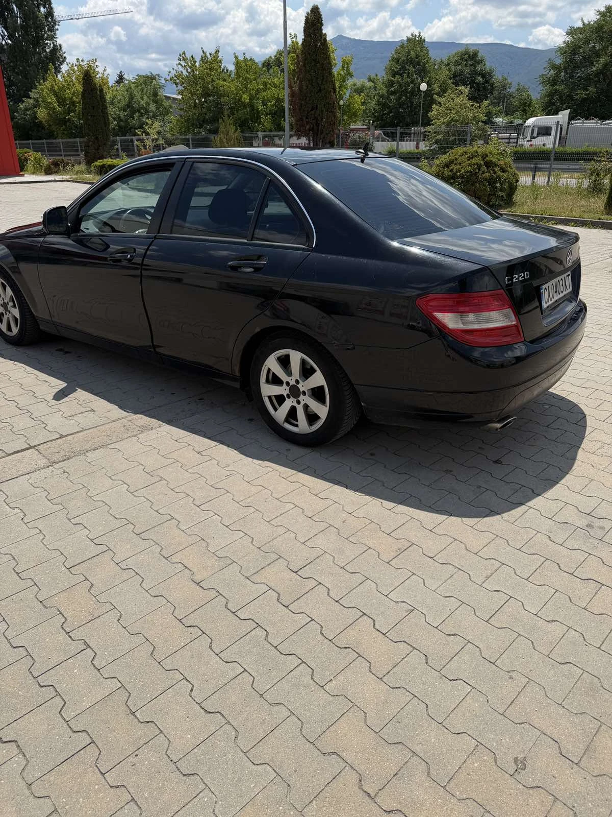 Mercedes-Benz C 220, снимка 2 - Автомобили и джипове - 55173347