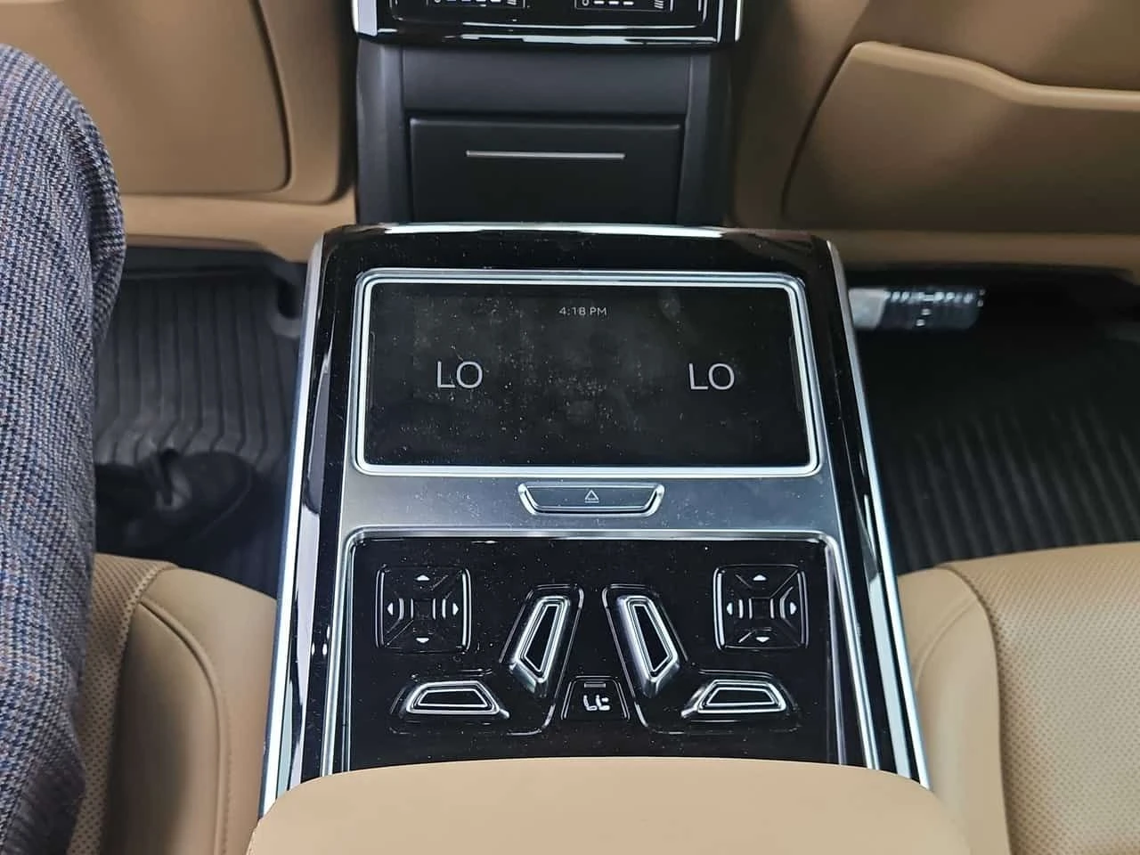 Audi A8 * 55 TFSI quattro * CARFAX * ТЕЛЕВИЗОРИ * , снимка 15 - Автомобили и джипове - 55422621