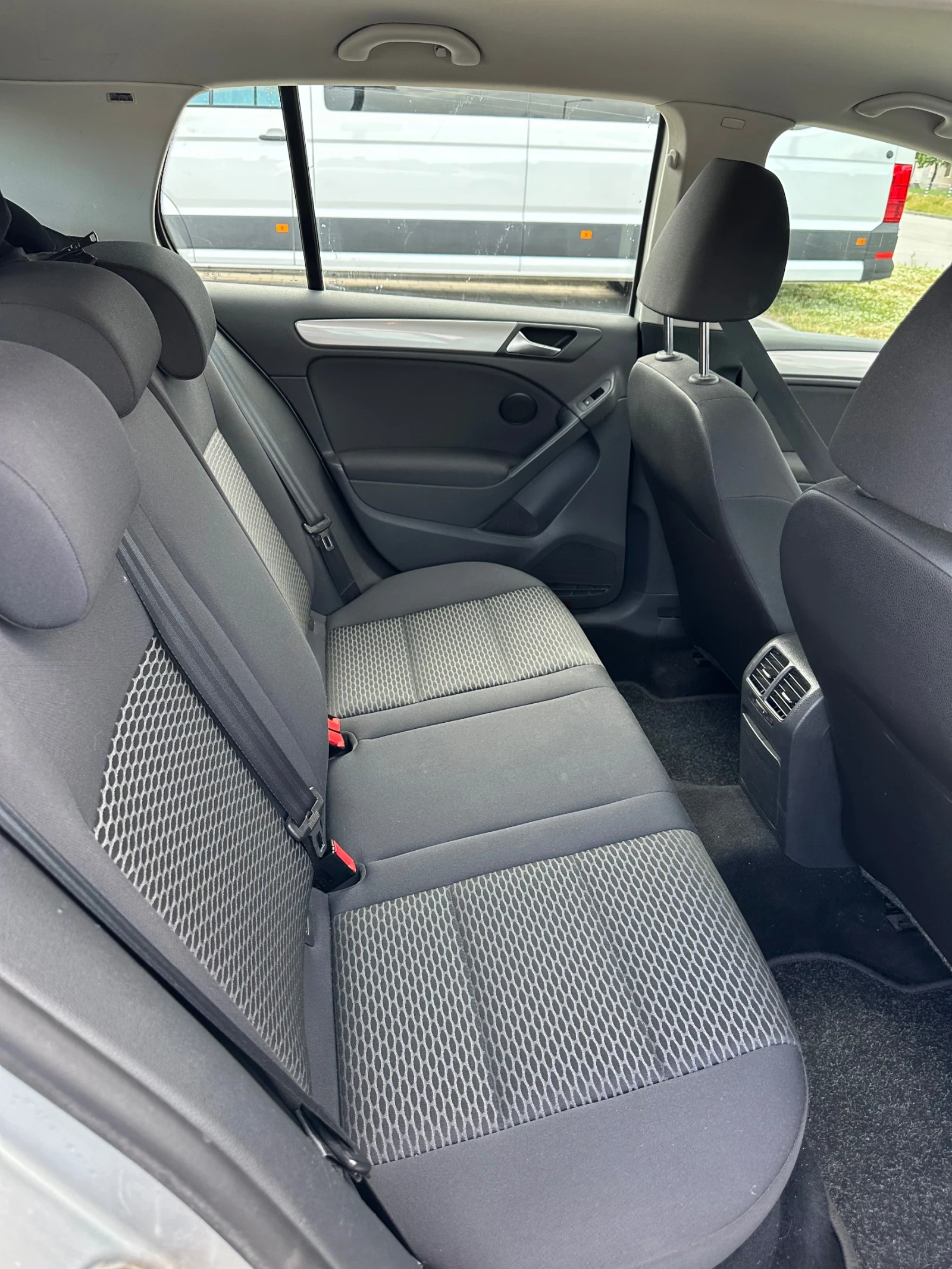 VW Golf VW GOLF 1.6TDI, снимка 6 - Автомобили и джипове - 55588062