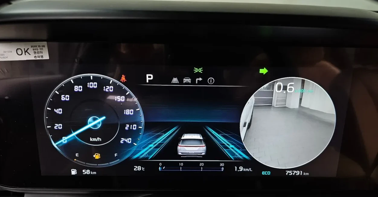 Kia Carnival 360* ОБДУХ* КОЖА* КРУИЗ КОНТРОЛ* ЦЕНА ДО БЪЛГАРИЯ, снимка 12 - Автомобили и джипове - 55600073